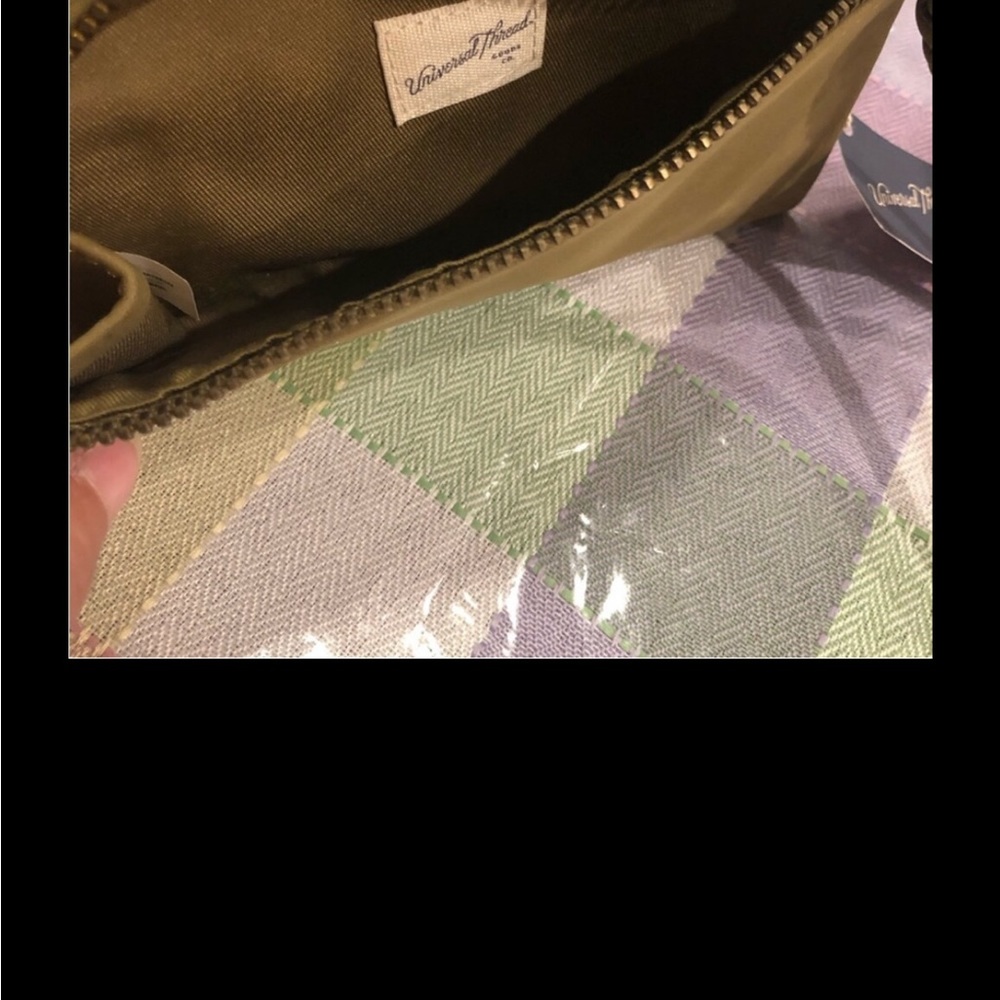 Universal Thread Crossbody Bag - Picture 2 of 4
